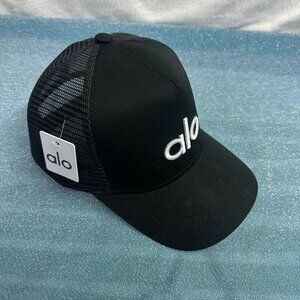 New ALO Yoga White Classic Baseball Cap